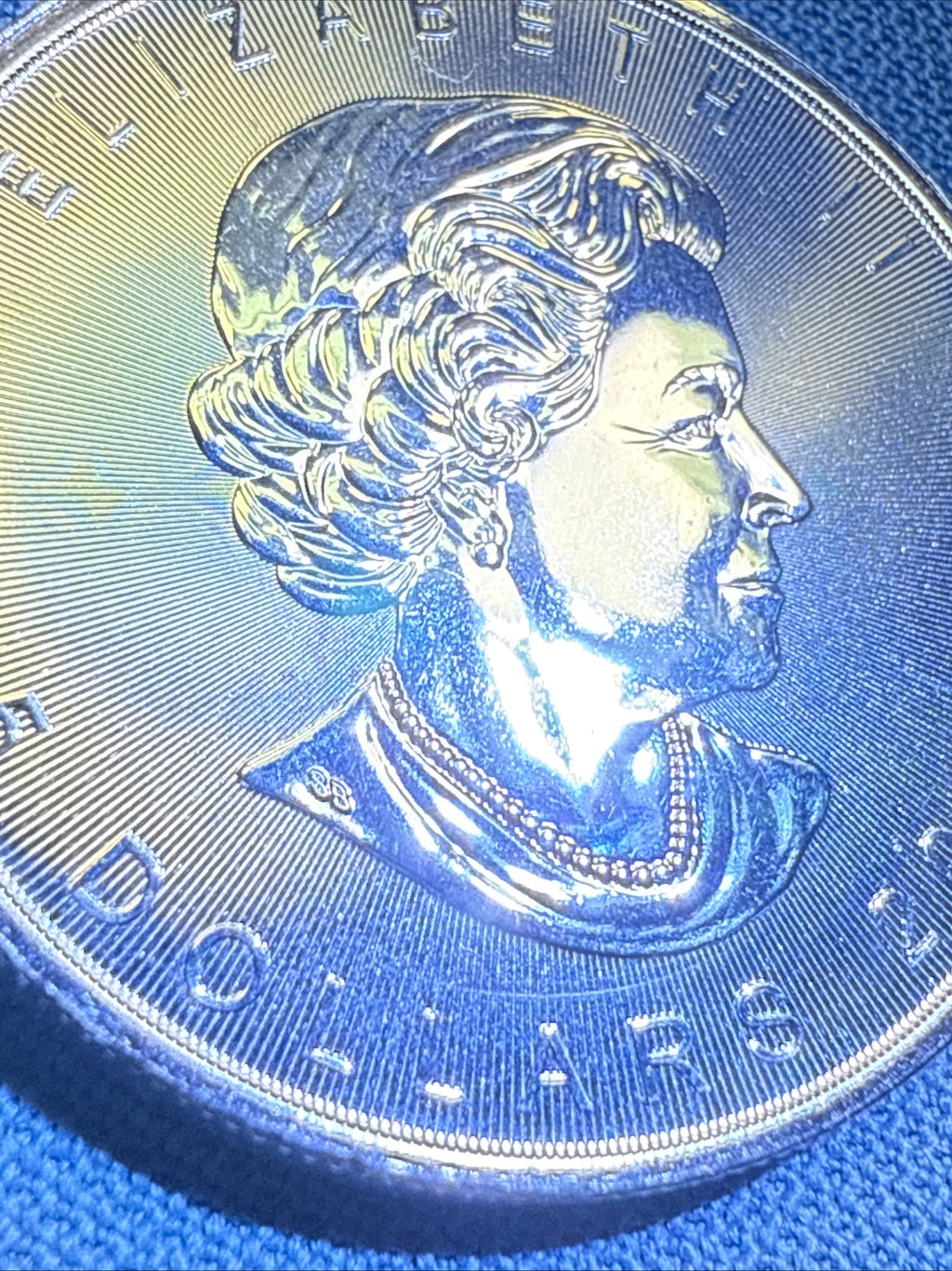 Silver Round • Elizabeth • Maple Leaf