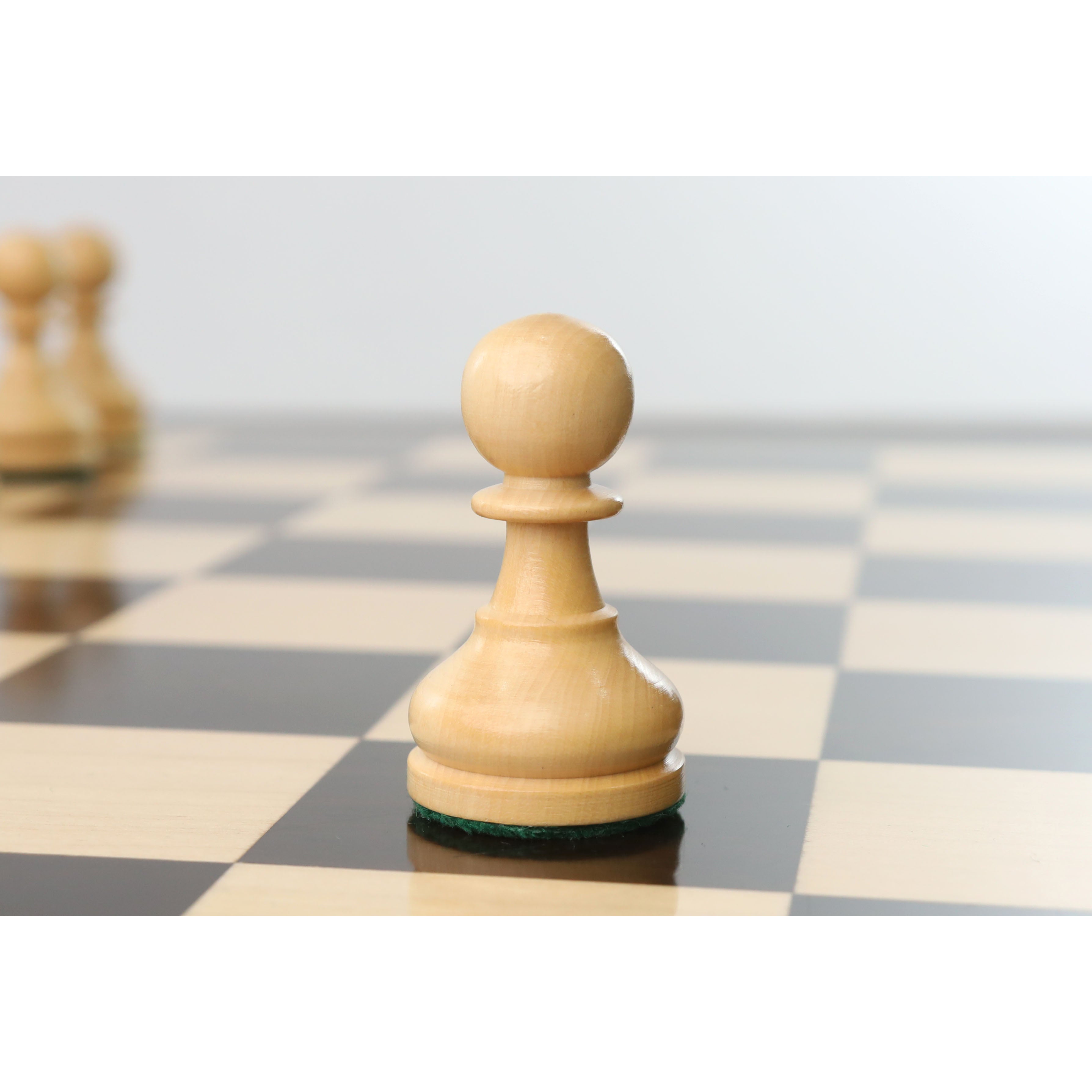 3.9" Tournament Chess Set (Chess Pieces Only) Ebonised Boxwood with Extra Queens