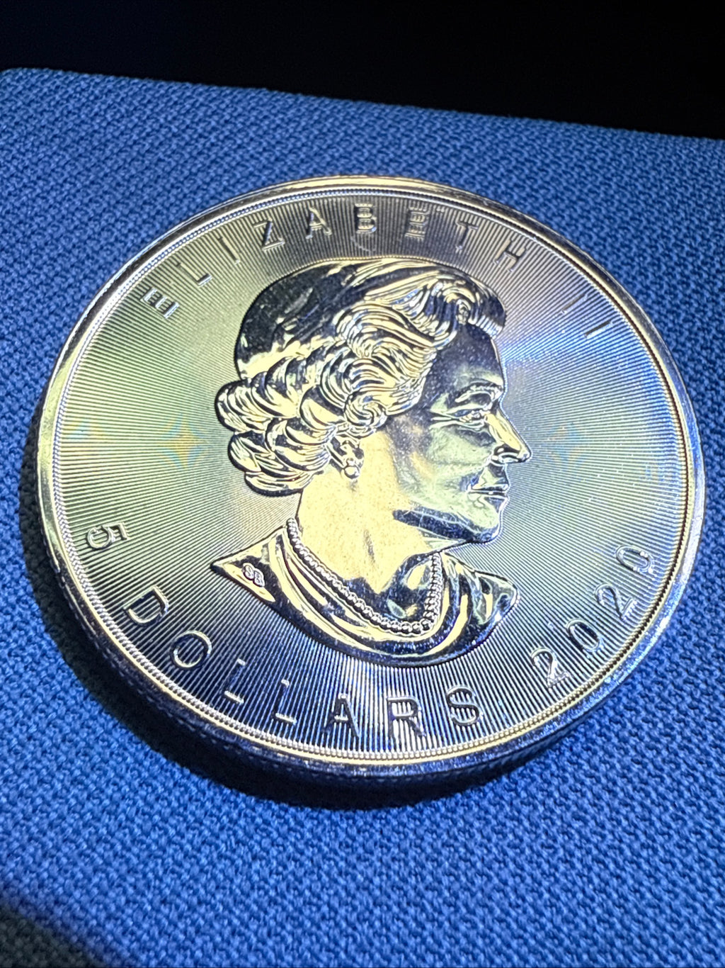 Silver Round • Elizabeth • Maple Leaf