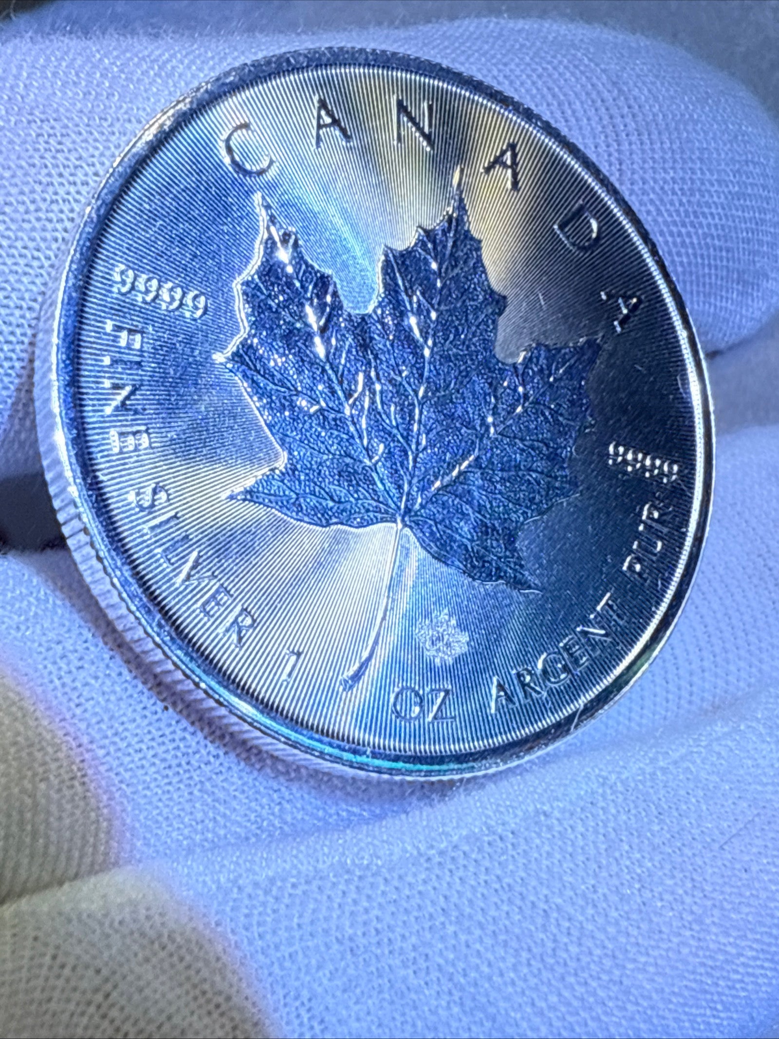 Silver Round • Elizabeth • Maple Leaf