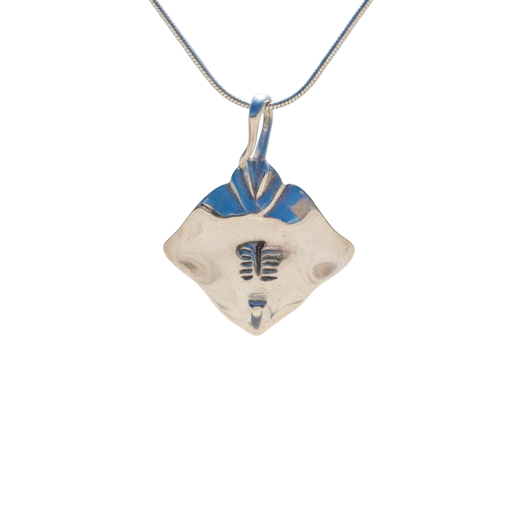 Sealife Marine Stingray silver pendant with blue and silver design on a white background